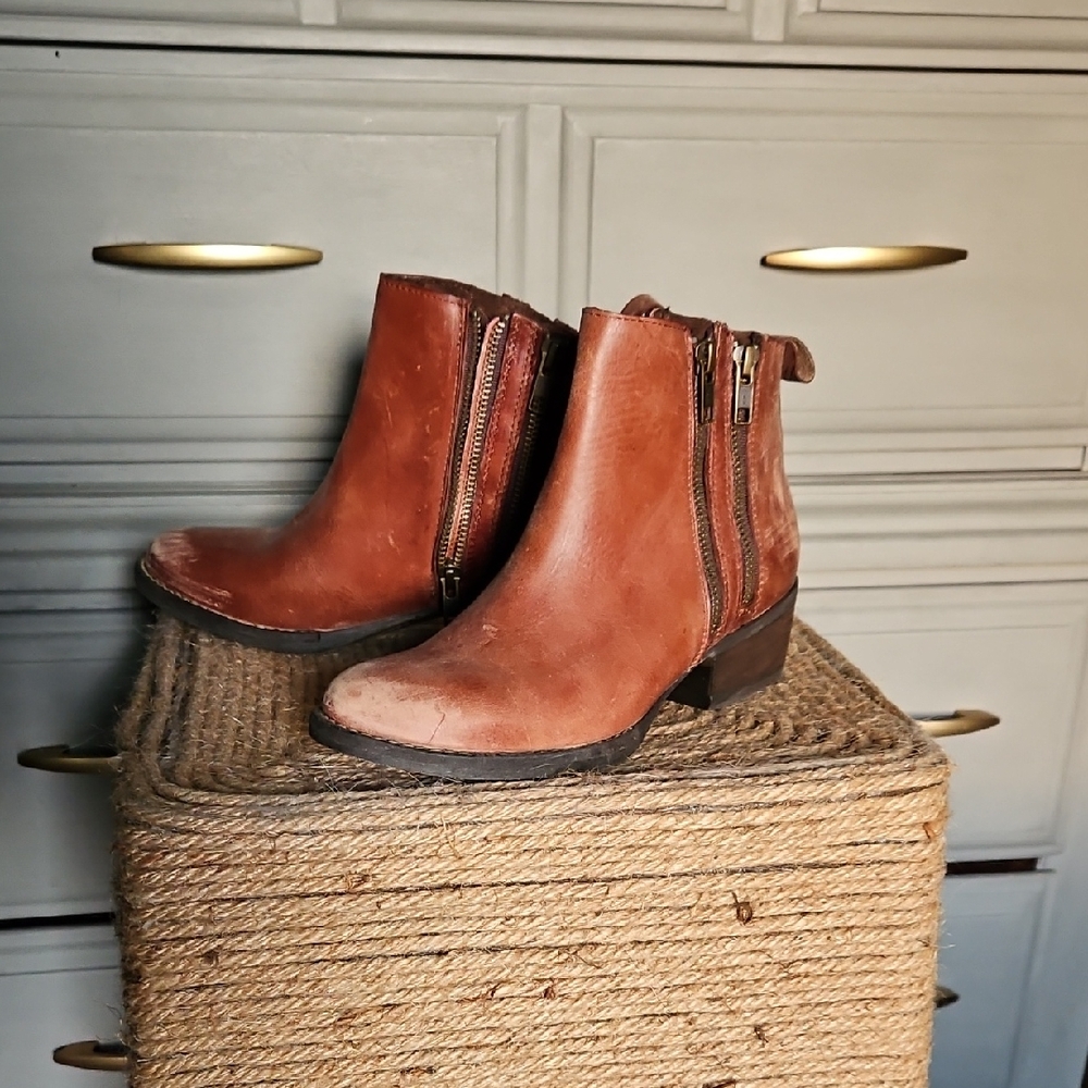 Very Volatile Brown Ankle Boots